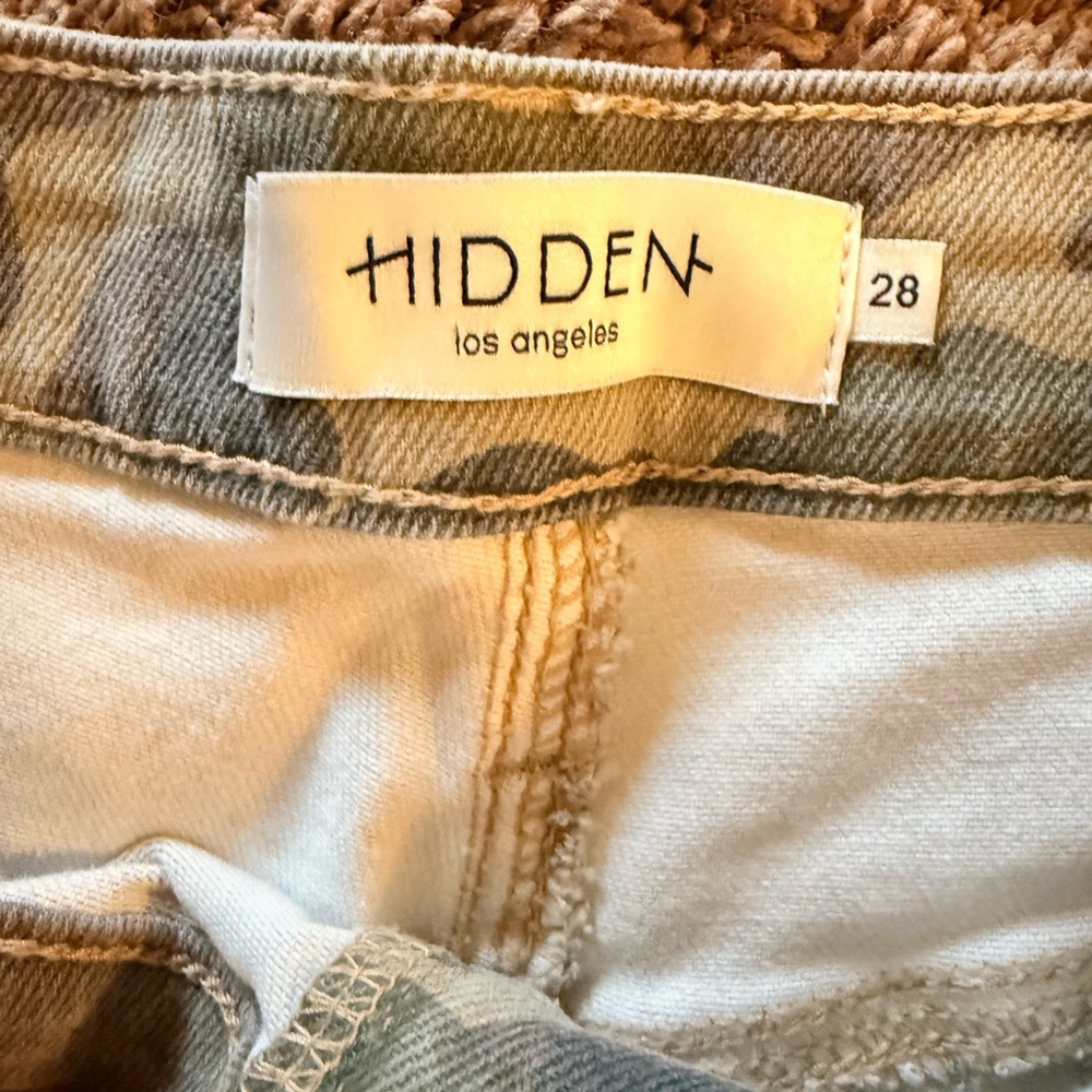 Hidden Camouflage Wide Leg Cargo Jeans - Picture 6 of 11